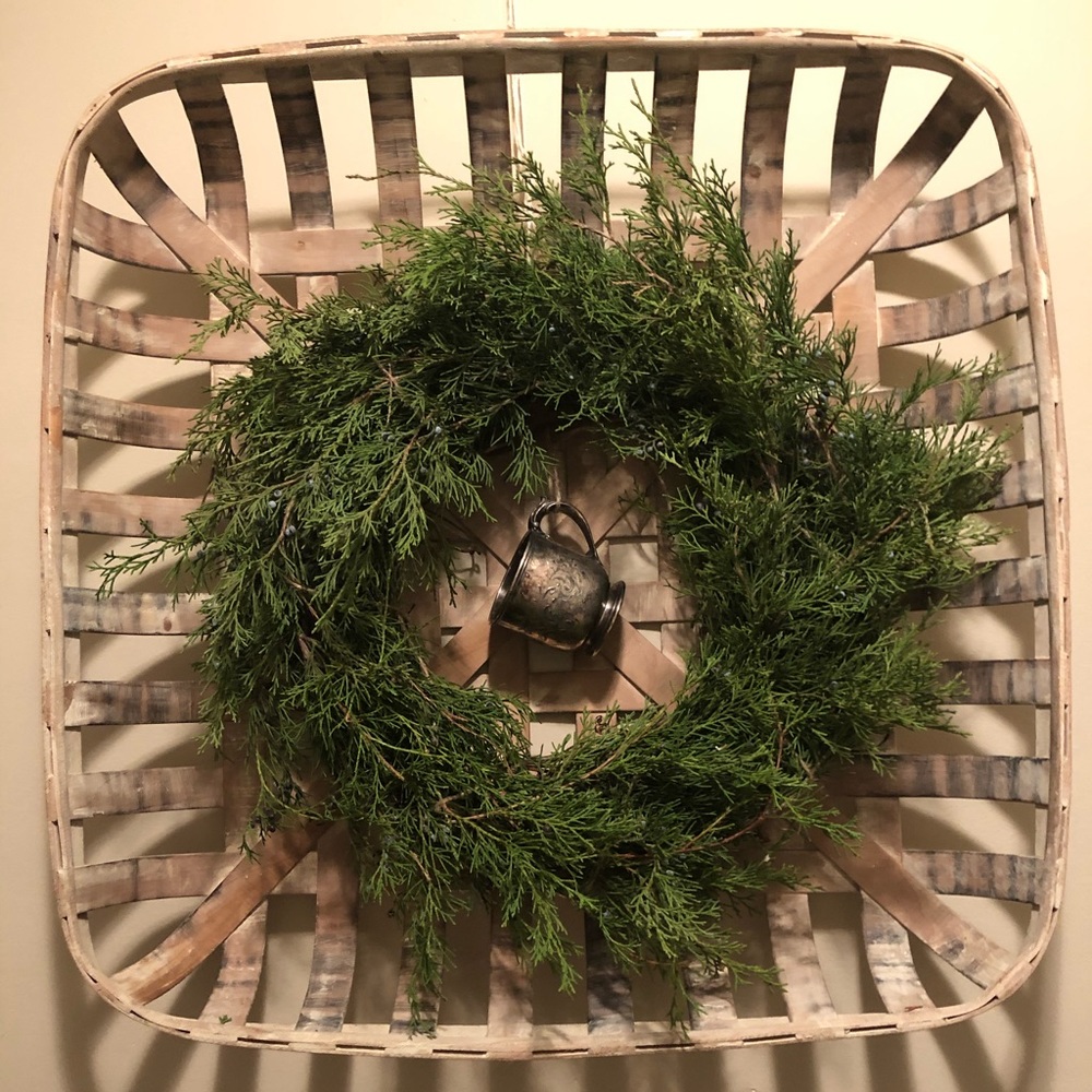 Large tobacco basket